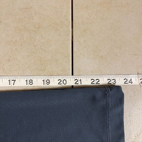 Danskin Gray Cropped Athletic Pant Small 4/6 - Picture 7 of 9